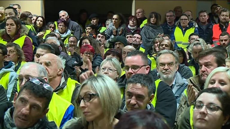 Montceau-les-Mines : des gilets jaunes de toute la France font le point sur la suite du mouvement
