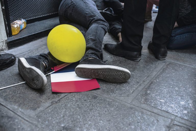 Sophie Tissier. « En garde à vue pour avoir agité des ballons »