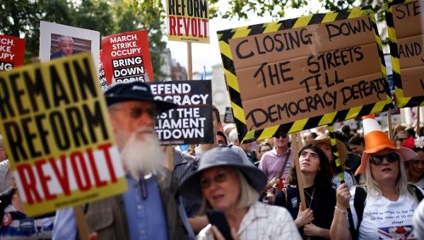 ‘Stop the Coup, Defend Democracy’, Thousands Shout in the UK