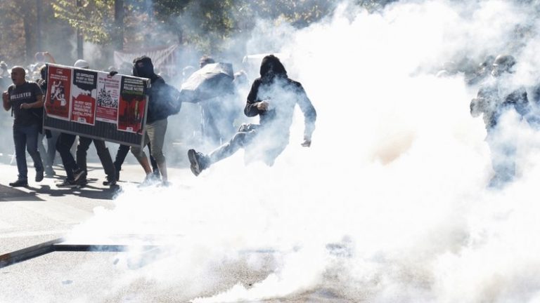 Heurts lors de la marche pour le climat à Paris, infiltrée par 1000 manifestants «radicaux»