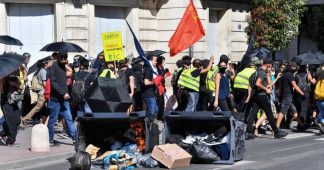 Les Gilets jaunes manifestent en France pour l’acte 43, premiers heurts