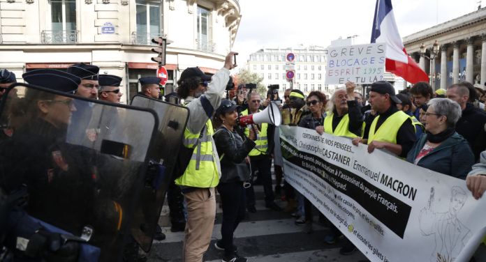 Yellow Vests take to the streets of Paris for 46th week of protests