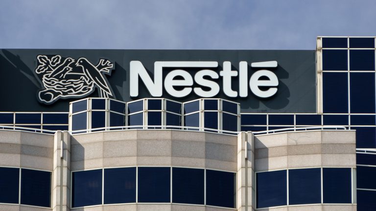 Nestlé may sell its bottled water brands in the US and Canada – What is behind this maneuver?