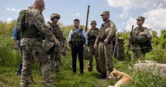 Ukraine Signs Agreement on Local Elections in Separatist East