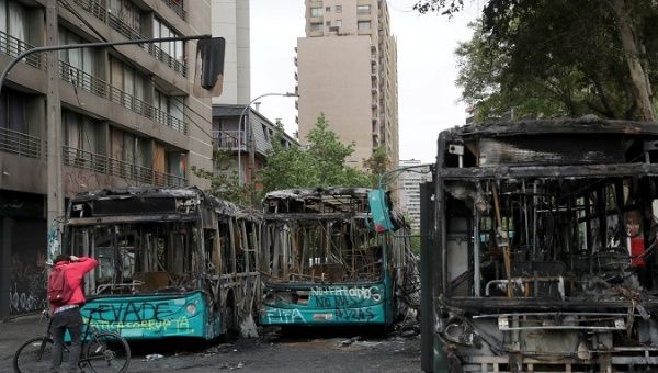 Chile: Three Die After Supermarket Set on Fire