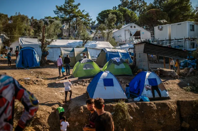 Insalubrité, manque de nourriture, violences : le calvaire des enfants du camp de réfugiés de Lesbos
