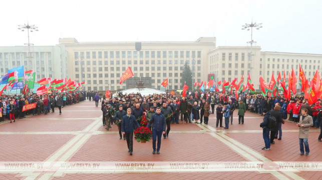 Lukashenko: Memory of October Revolution strengthens social harmony
