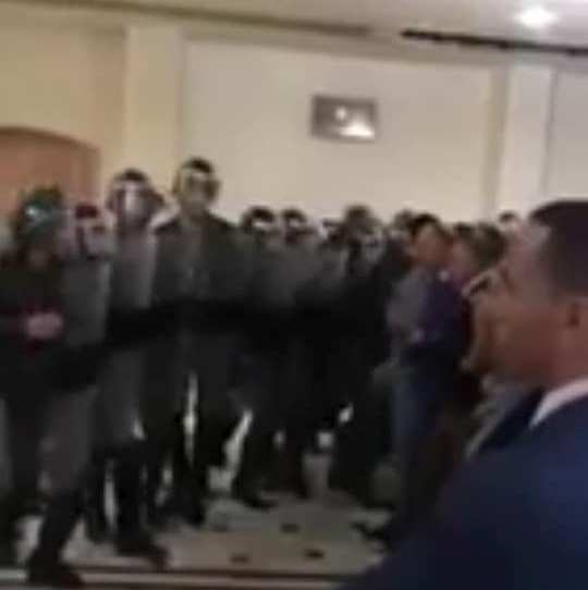 Des gendarmes antiémeute envahissent la Cour de justice d’Oran