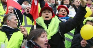 Des femmes en colère : un documentaire de la collection Femmes en Jaune