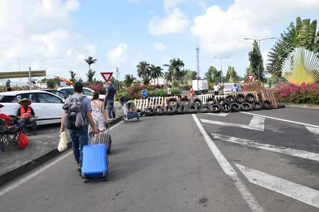 Martinique: Blocages au port, à l’aéroport et opération molokoy sur l’autoroute
