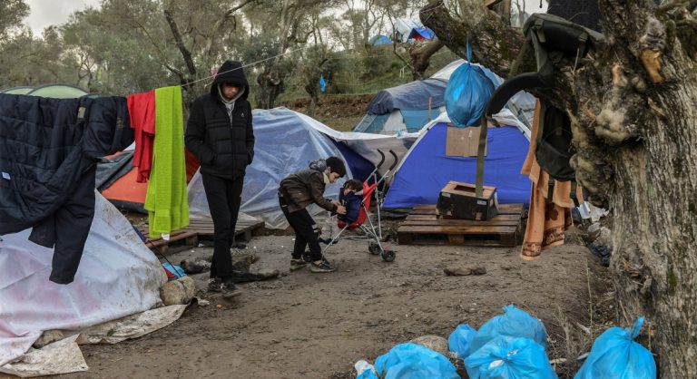 Réfugiés en Grèce : “Les enfants ont le regard de ceux qui ont perdu tout intérêt pour la vie”