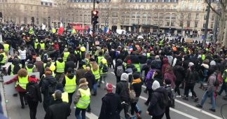 Yellow Vests’ and trade unions take to the streets of Paris against pension refo