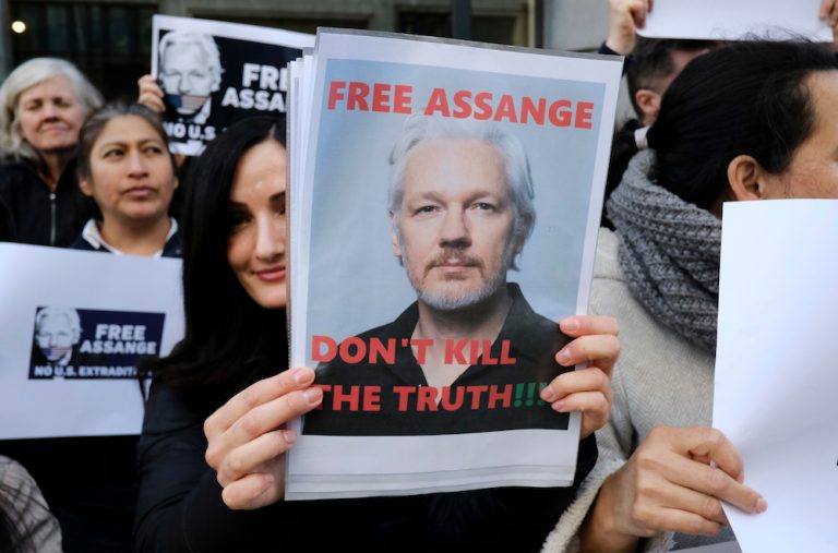 Media Elites to Assange: Fight for Your Own Hide