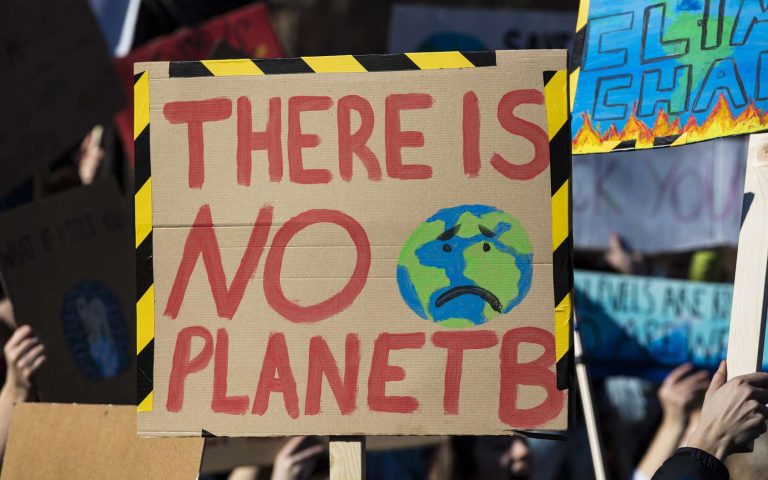 Réchauffement climatique : les climatosceptiques sont plus présents dans les médias que les scientifiques