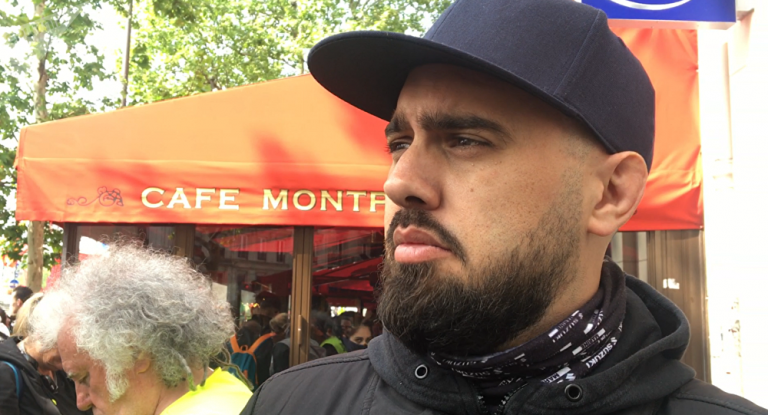 Éric Drouet dit quitter le mouvement et envoie un message aux Gilets jaunes – vidéo