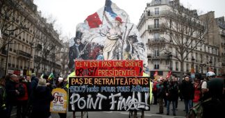 Videos of New Riots in Paris Surface as Protests Against Pension Reform Continue for Nearly a Month