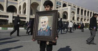 “SOLEIMANI ERA MUY QUERIDO EN IRÁN Y EN TODOS LOS PAÍSES DE LA ZONA POR SU CORAJE Y SU DECISIÓN DE RESISTIR A LOS ESTADOS UNIDOS CUESTE LO QUE CUESTE”