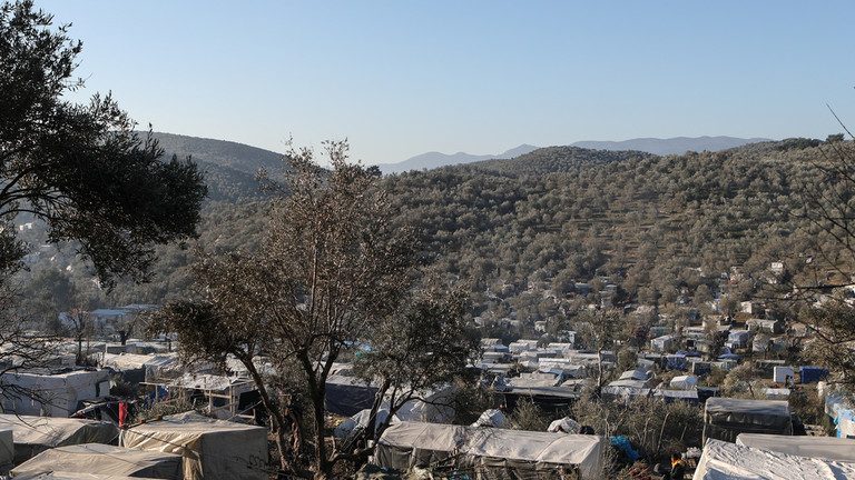 Greek island residents protest overcrowded migrant camps