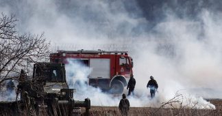 New tension at border as migrants attempt to break through fence