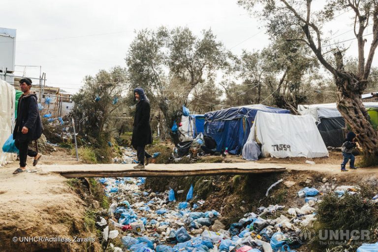 EU doctors: Bring refugees on Greek islands to safety
