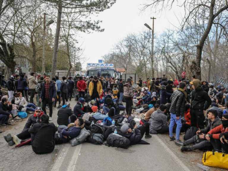At Turkey’s frontier with Europe, everyone wants to be Syrian