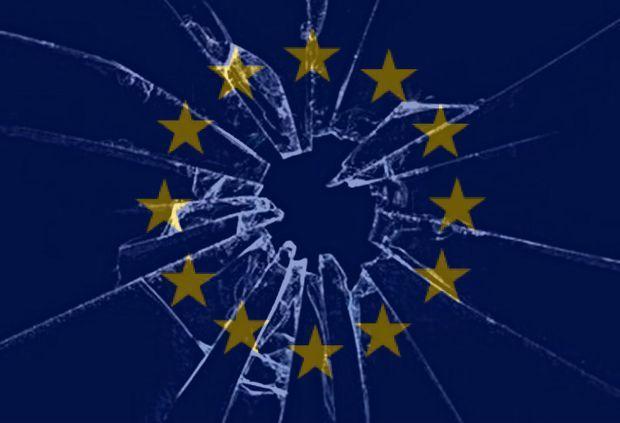 Storing migrants in Greece, no solidarity to Italy: No future for such an EU!