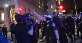 We crunched the numbers: Police — not protesters — are overwhelmingly responsible for attacking journalists