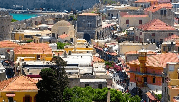 Rhodes: Starving girl faints in bakery, mother unemployed hotel worker