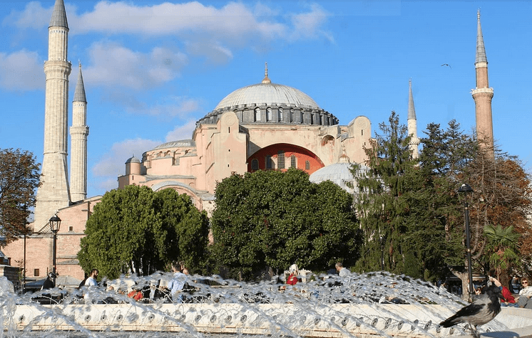 Transformer Sainte-Sophie en mosquée: Une nouvelle crise en Méditerranée orientale