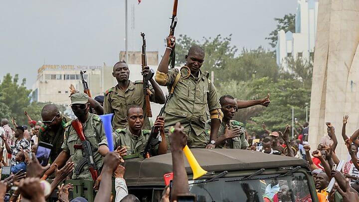 Mali talks founder on transition to civilian rule