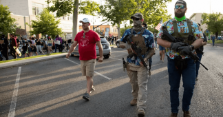 Protesters in US take arms and create militias