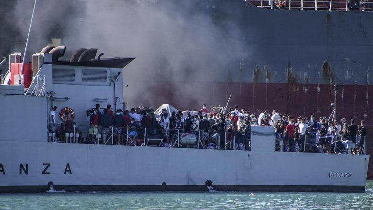 Italian migrant hotspot on the brink of collapse after nearly a thousand migrants disembark