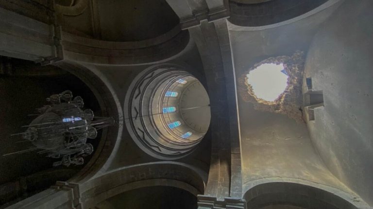 Two Russian journalists & guide injured in shelling of iconic 19th century cathedral in Nagorno-Karabakh