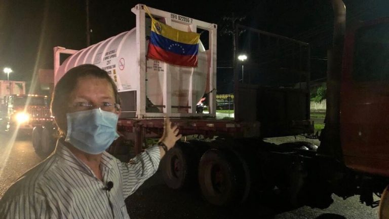 Brazilians celebrate arrival of Venezuelan oxygen supplies to struggling Manaus