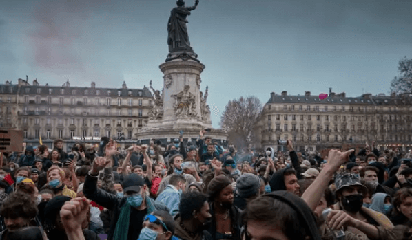 Tens of thousands protest against new French security bill