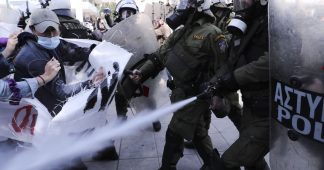 Greek police more and more brutal against massive everyday demonstrations