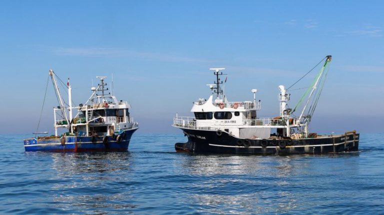 Turkish fishing boats enter Greek territorial waters south of Gavdos