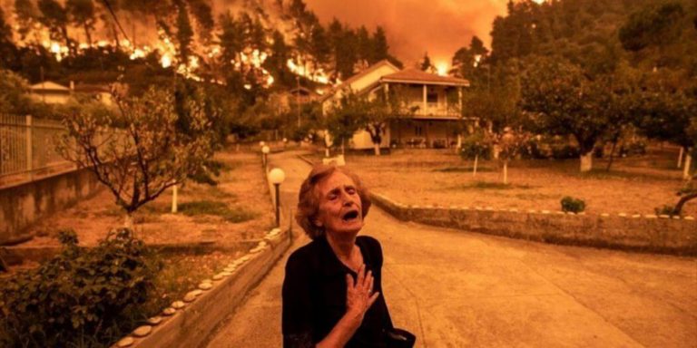“I screamed Help! when I didn’t see my husband” says the woman-symbol of Evia fires