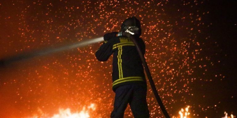 Vilia, West Attica: Fire is raging out of control for 4th consecutive day