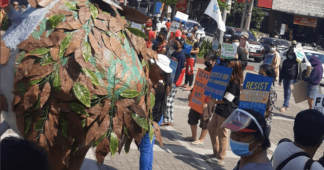 Hundreds of Thousands Take to Streets Worldwide for ‘Uproot the System’ Climate Strikes