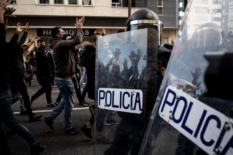 PSOE-Podemos government cracks down on Spanish metal strike