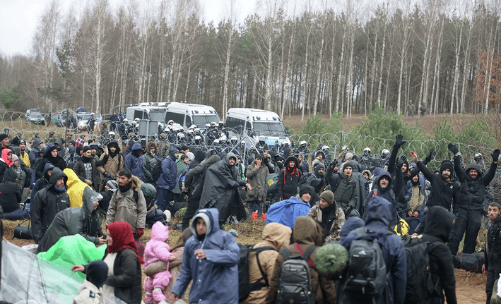 Polish forces intimidate media near Belarus border: Journalists