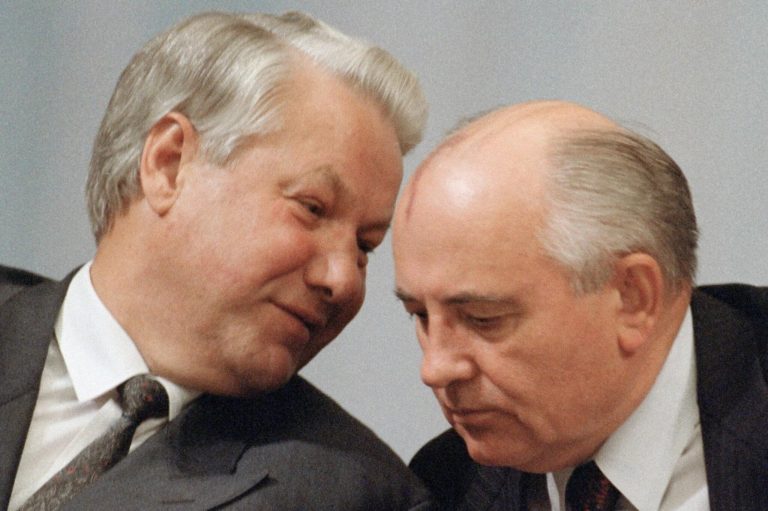 Cohen: “Τhe breakup of the Soviet Union undermined the march toward democracy in Russia”