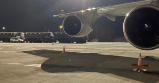 Plane with US weapons arrives in Kiev, US Embassy says