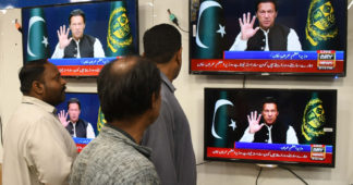Pakistan PM Imran Khan claims US helping local parties oust him from office