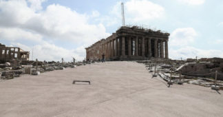 UNESCO to take the concrete pathways on the Acropolis under scrutiny