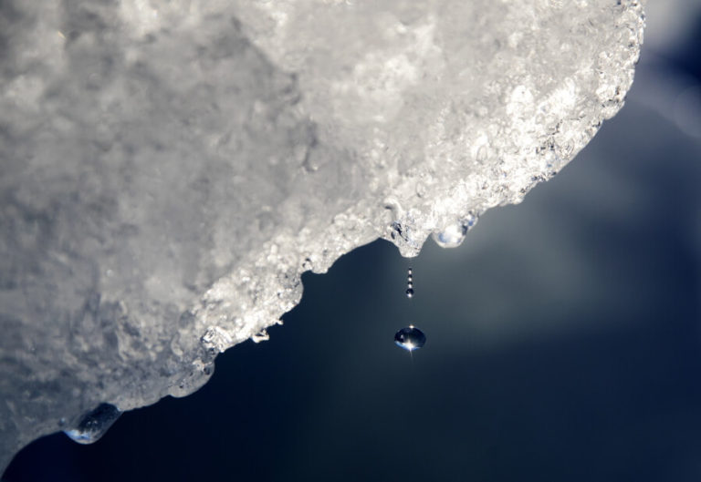 Heatwaves at both of Earth’s poles alarm climate scientists