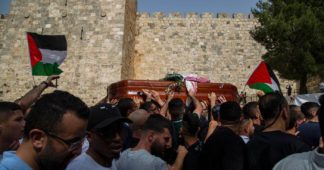 ‘Horrific’: Israeli Forces Attack Mourners Carrying Casket of Shireen Abu Akleh