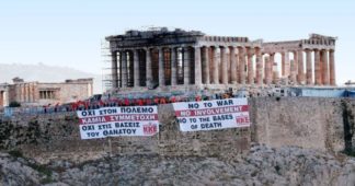 Communist KKE unfurls banners on Acropolis to protest Greece-USA Defense Agreement