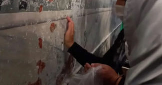 New vandalism in Hagia Sophia: “Souvenirs” from walls, hoping for a miracle?
